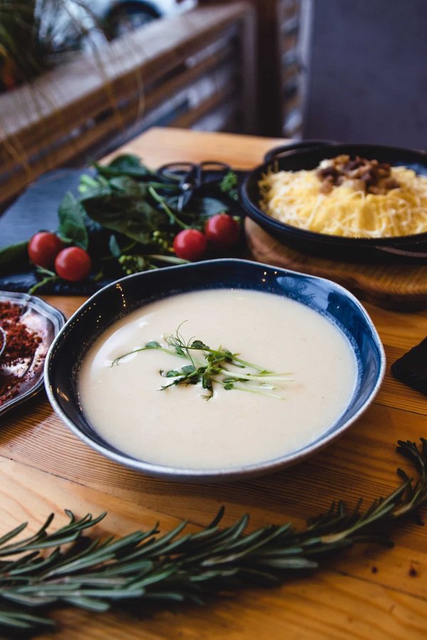 Comment adapter votre routine de soins de la peau en fonction des saisons pour préserver l'hydratation?